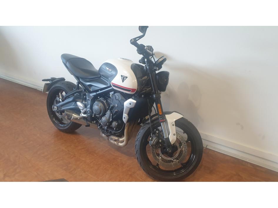 TRIUMPH TRIDENT 660 A2 ligne zard