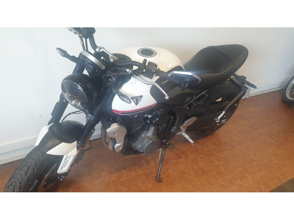 TRIUMPH TRIDENT 660 A2 ligne zard