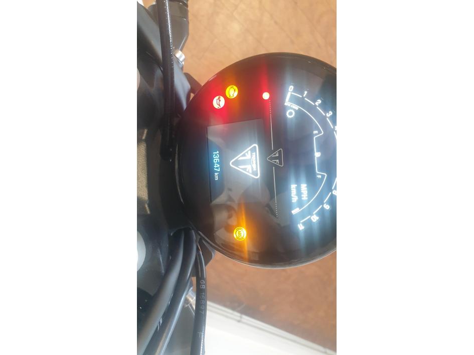 TRIUMPH TRIDENT 660 A2 ligne zard