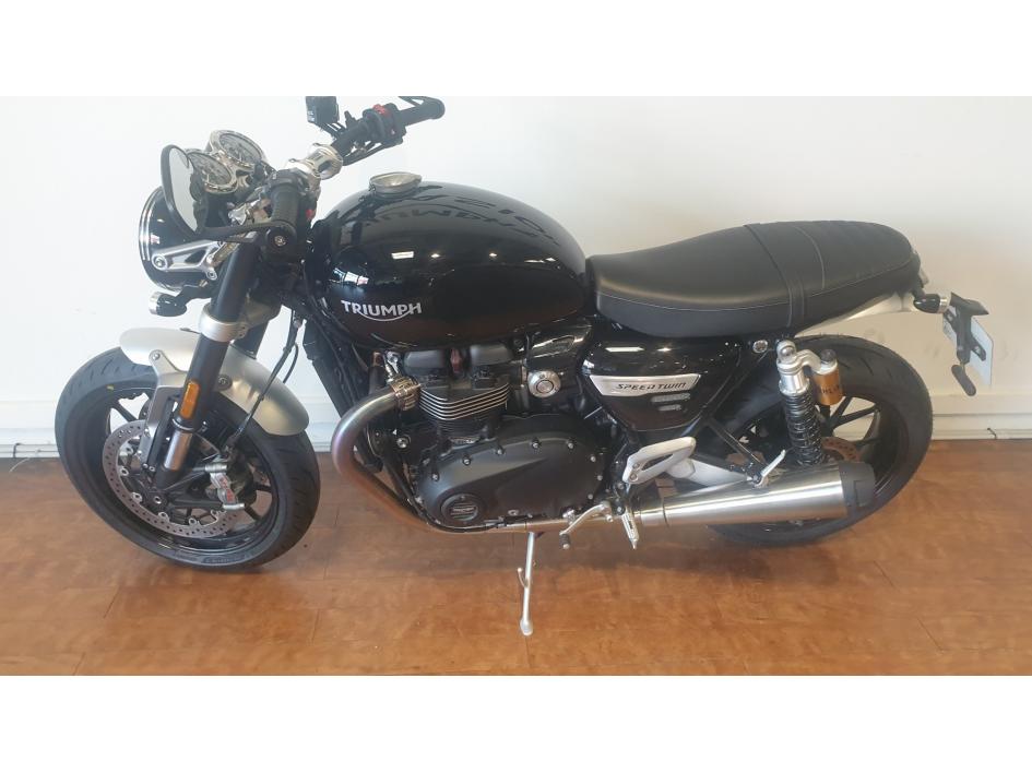 TRIUMPH SPEED TWIN 1200