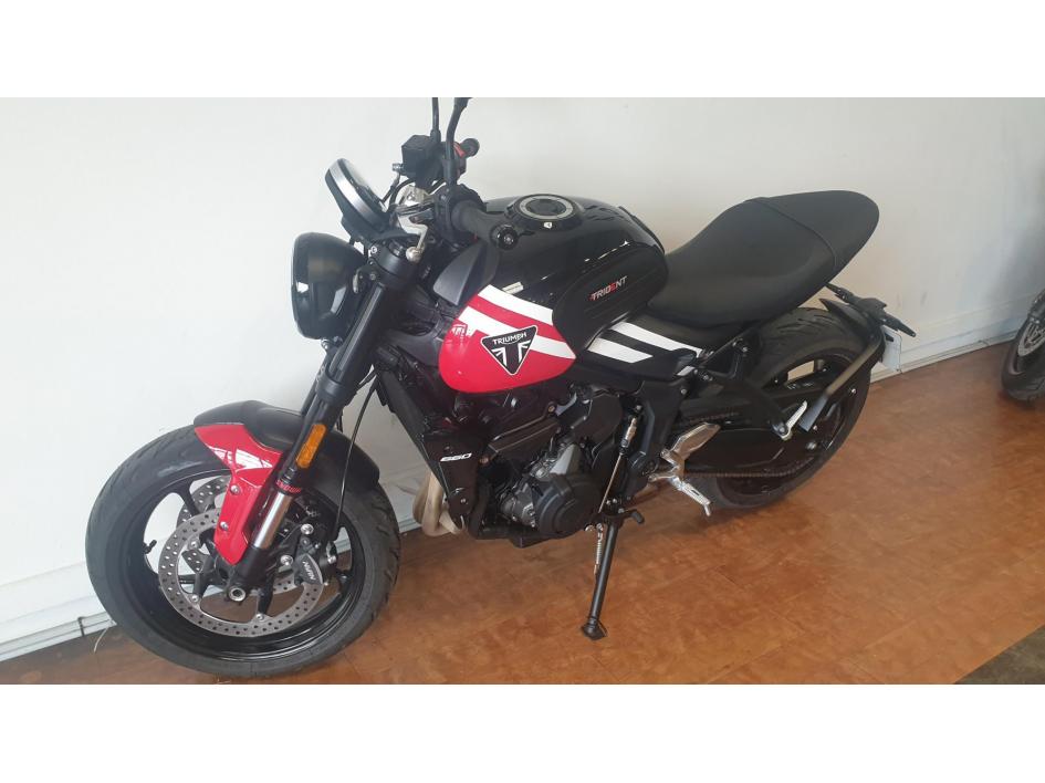 TRIUMPH TRIDENT 660 a2