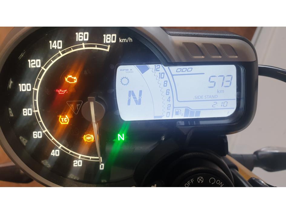 TRIUMPH SPEED 400