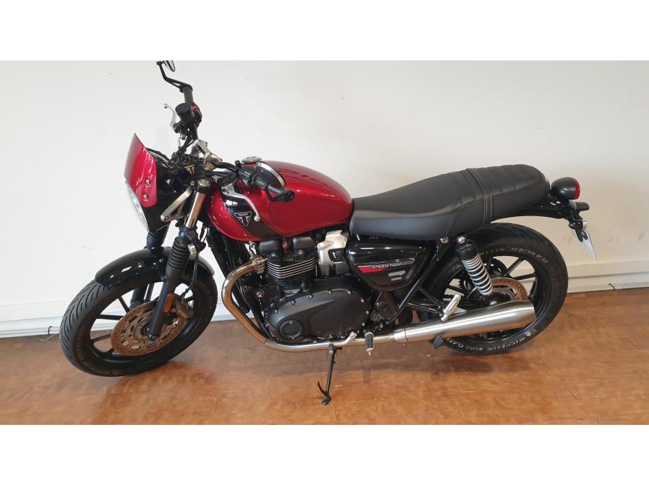 TRIUMPH SPEED TWIN 900