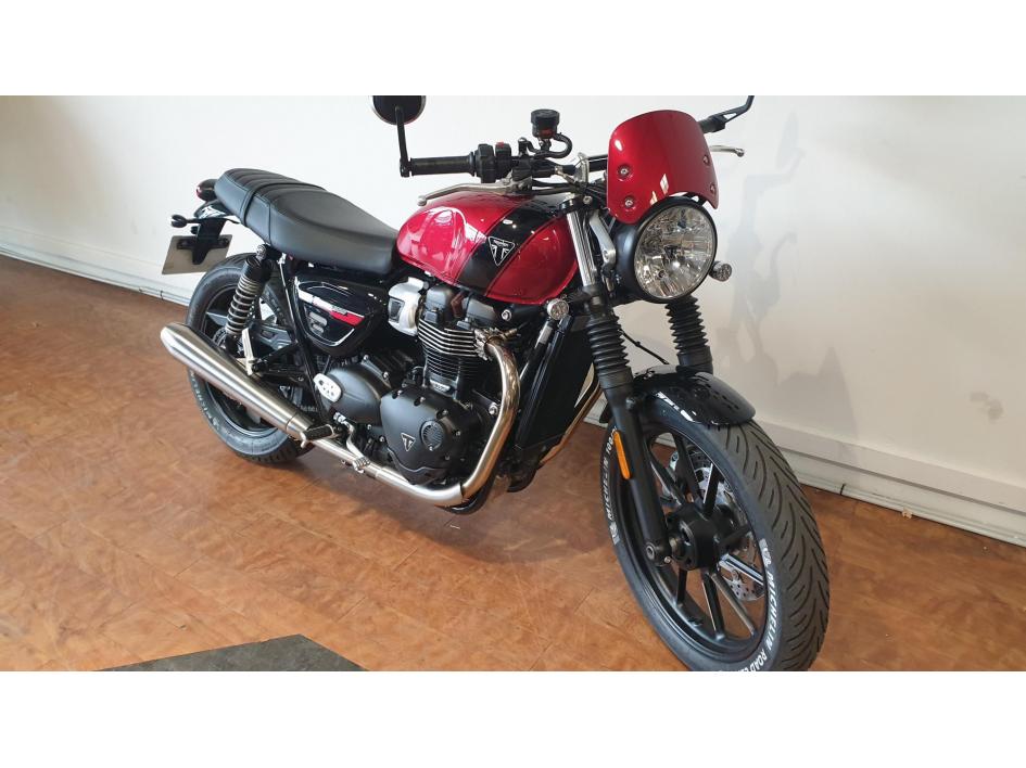 TRIUMPH SPEED TWIN 900
