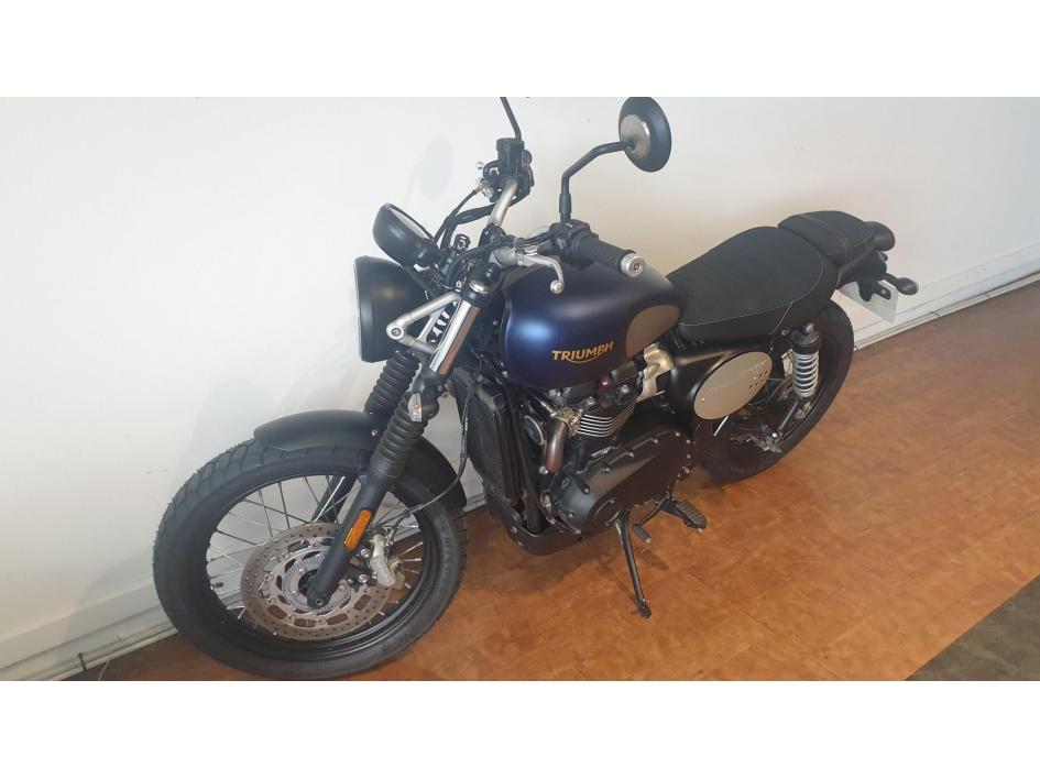 TRIUMPH STREET SCRAMBLER  900